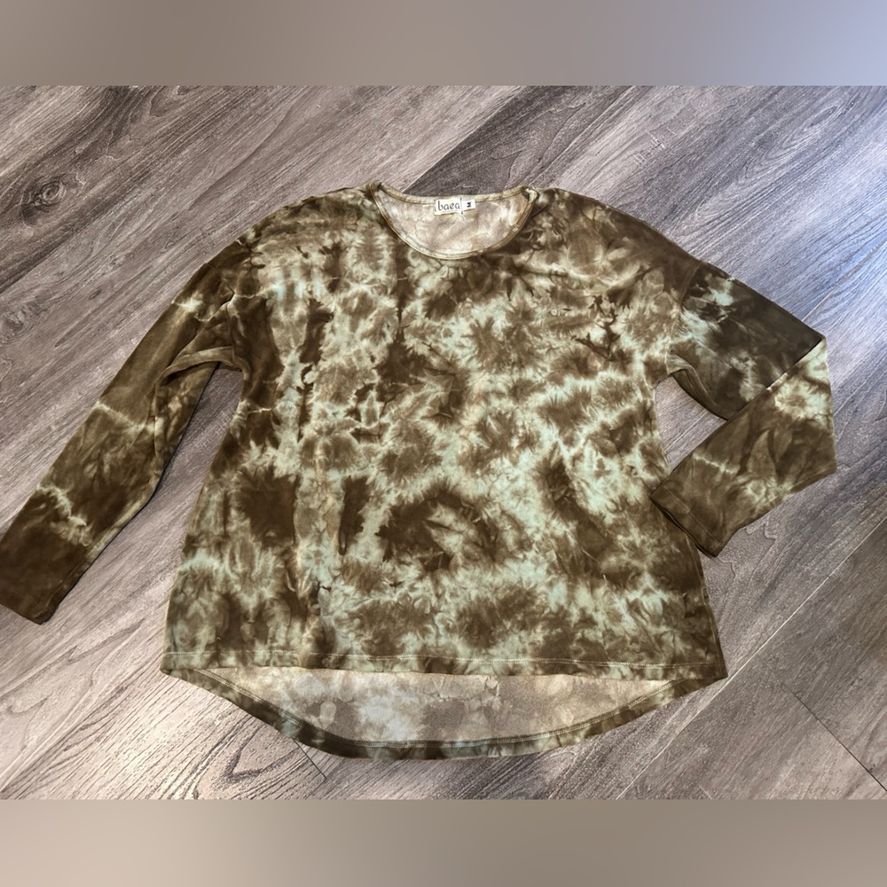 Baea Los Angeles Women's Green Tie dye Velour Long Sleeve Pullover Top M NWOT